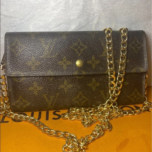 Louis Vuitton Handbags - Authentic Louis Vuitton Monogram International Wallet